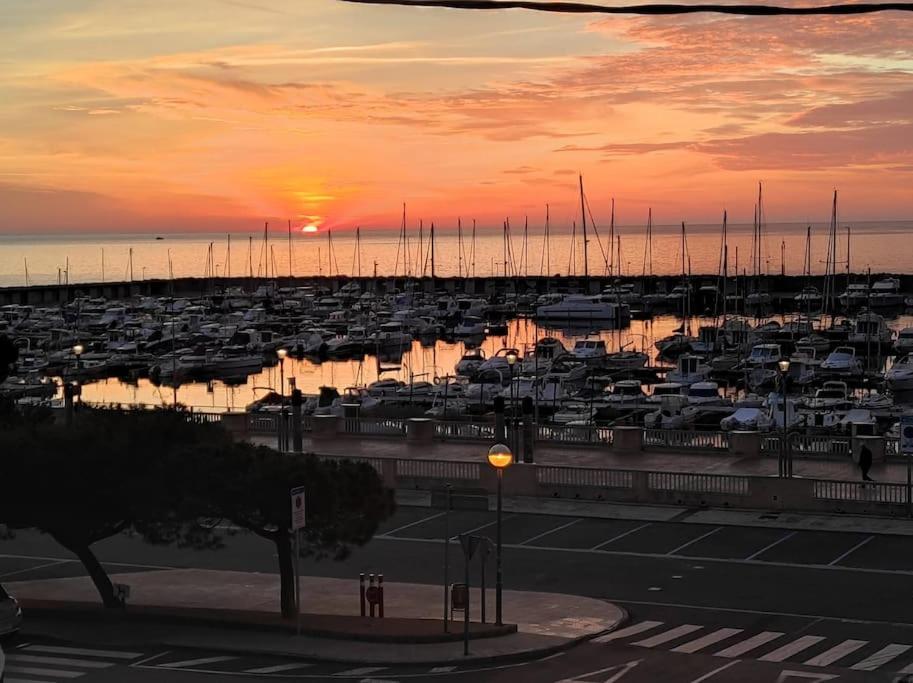 Mar Y Montana - L'Hospitalet De L'Infant Lägenhet Exteriör bild